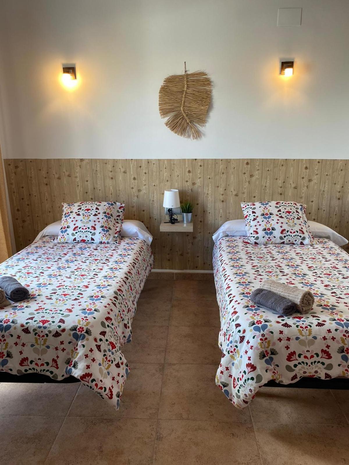 Hostal Espai Mediterrani Ла-Побла-де-Вальбона Екстер'єр фото