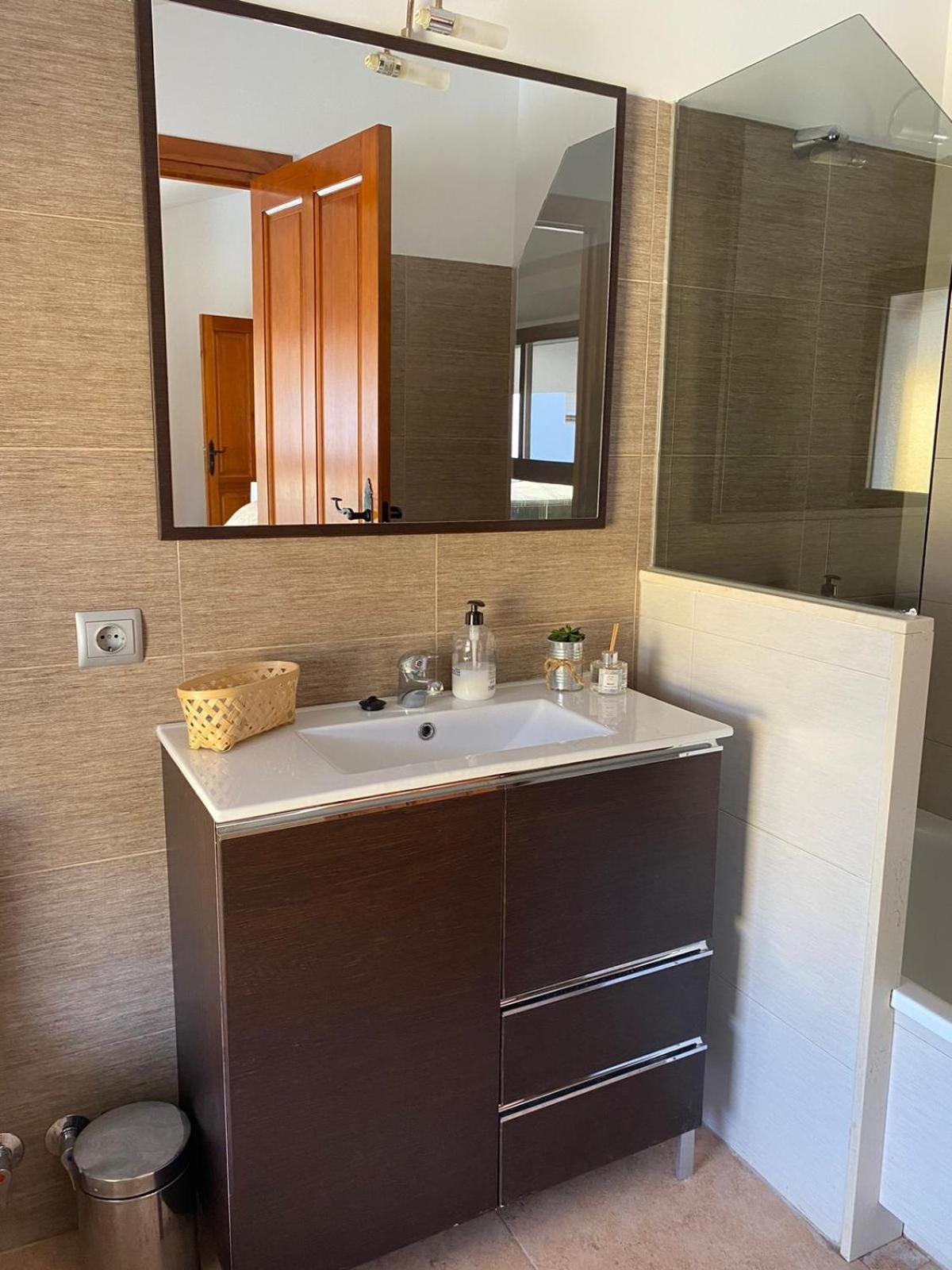 Hostal Espai Mediterrani Ла-Побла-де-Вальбона Екстер'єр фото